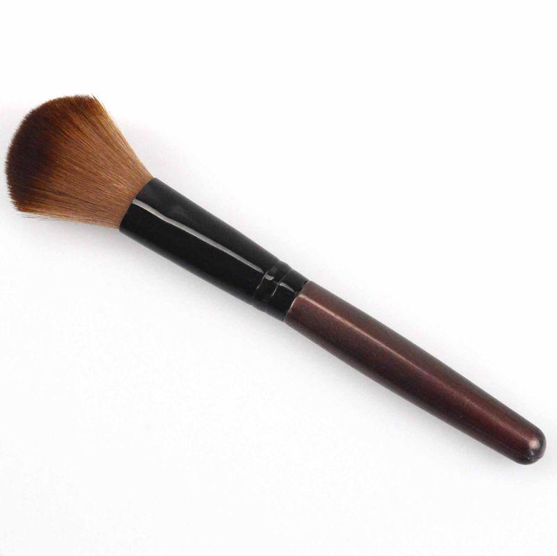

Minaki Blush & Rouge Brush - Wooden Handle, Individually Packaged