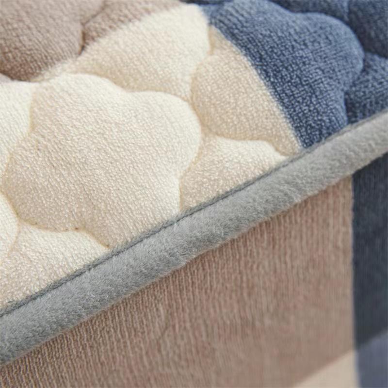 Luxury Flannel Quilting Mattress Cover Thicken Velvet Quilted Bed Pad Protector Cover Winter Bed Cover Not Included Pillowcase