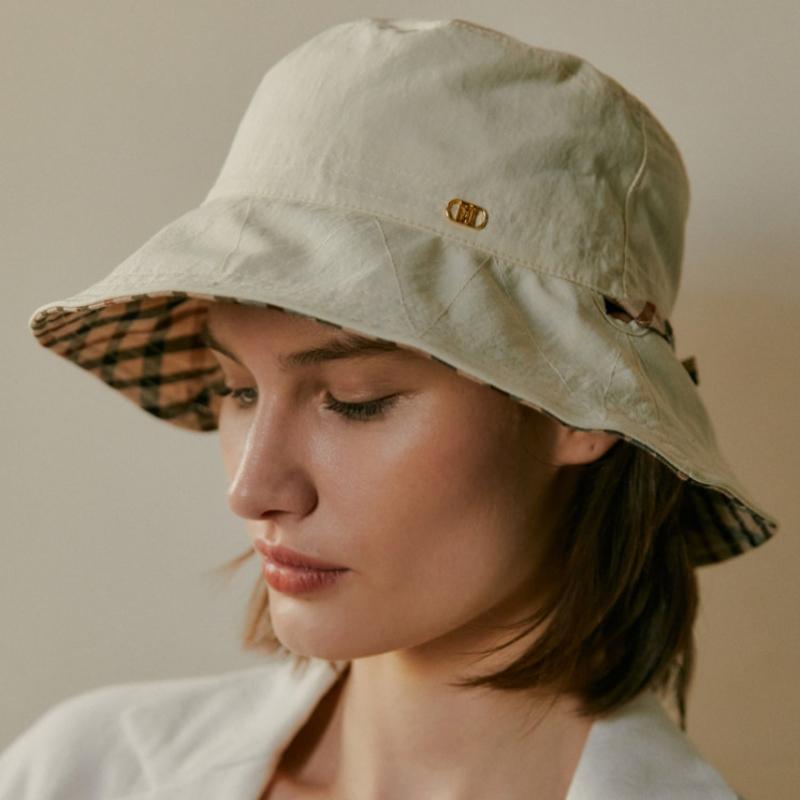 Daks Ivory Strap Decoration Bucket Hat Dbhe4e184iv