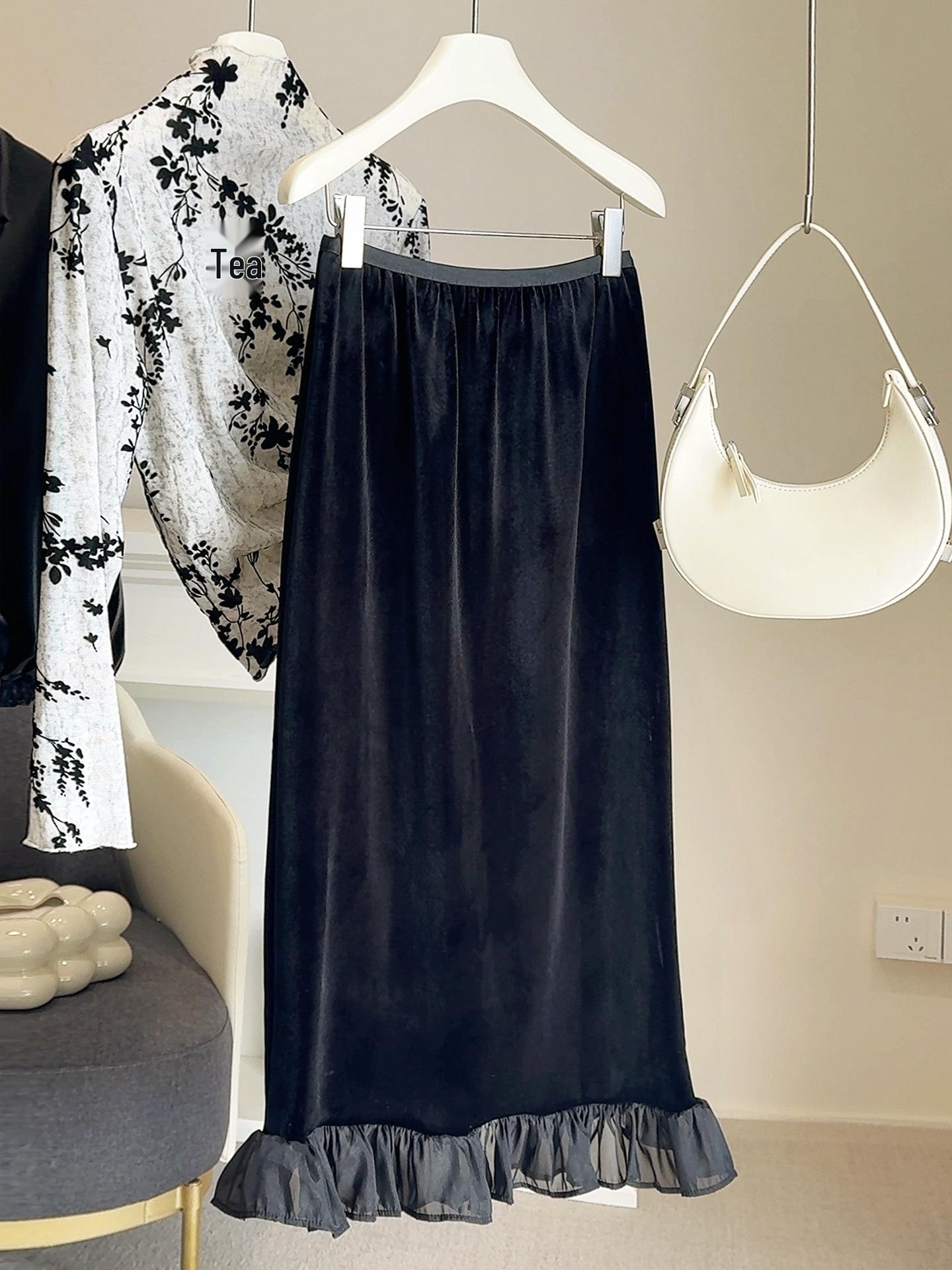Women s High-Waist Velvet Pencil Skirt with Organza Patchwork - Autumn/Winter 2025 Medium чёрный