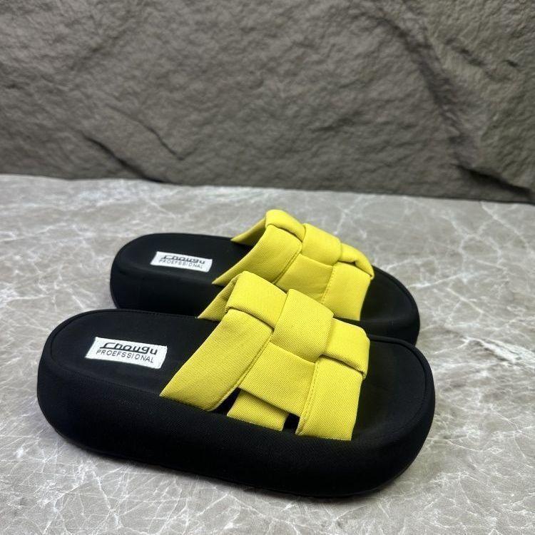 2025 summer new fashion thick-soled woven slippers women wear open-toed versatile high-end cool slippers women