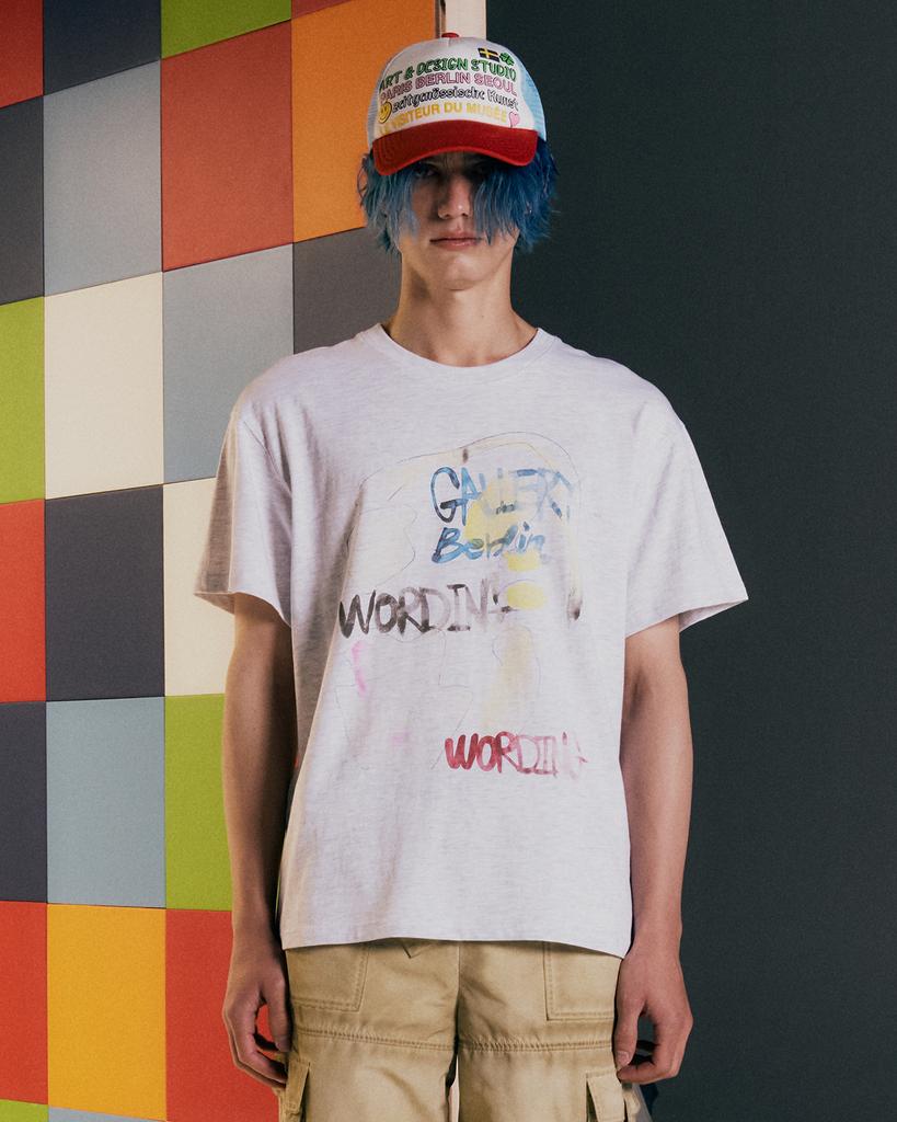 THEMUSEUMVISITOR Gallery Wording Overfit T-Shirt (White Melange)