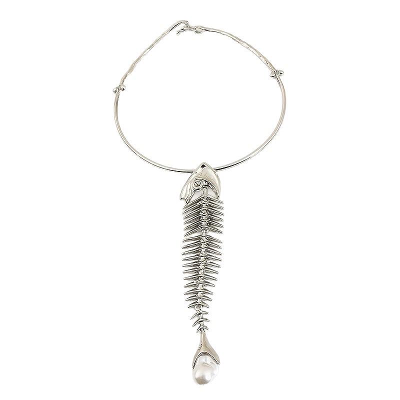 European-American Inlaid Diamond Fishbone Pendant Choker – Exquisite High-End Clavicle Necklace