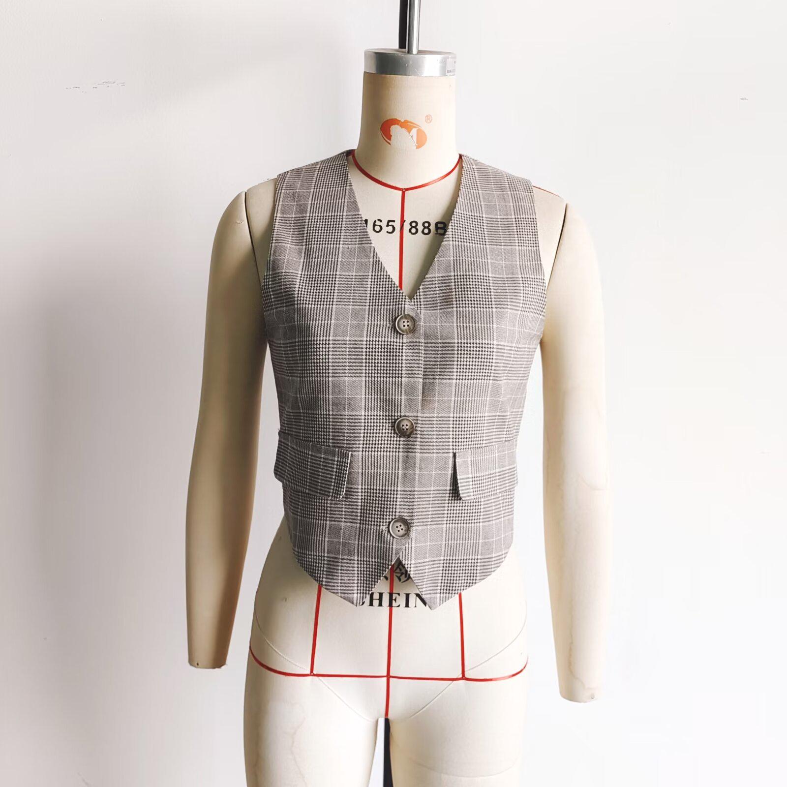 

2024 Spring/Summer Women s European & American Houndstooth Slim Fit Vest and Shoulder Cape Small