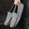 Mode Wildleder Männer Casual Schuhe Atmungsaktive Komfort Slip-on Herren Fahren Schuhe Luxus Marke Männer Müßiggänger Herren Faule Schuhe mokassins