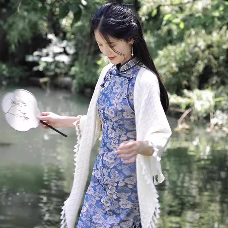 2026 Women's Off-White Knit Qipao Shawl with Tassels - Versatile Summer Cape for Skirts