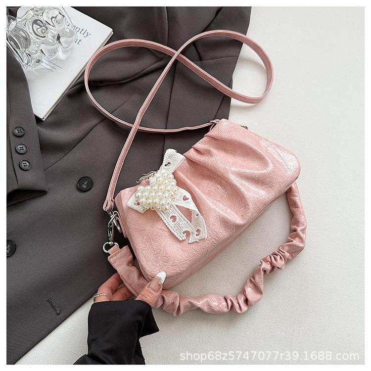 Niche design bag women's 2025 new casual Korean version messenger bag fashion shoulder pleated cloud bag