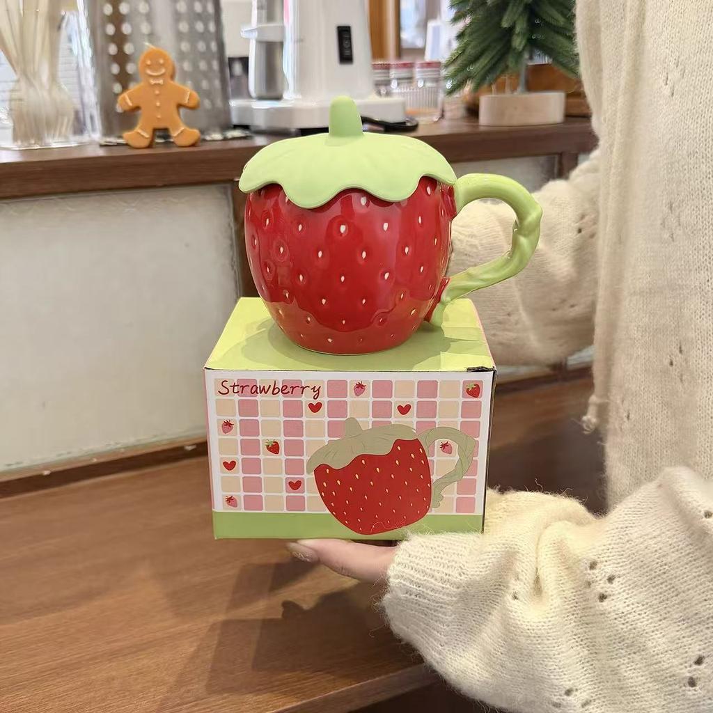 Strawberry mug with lid, high-value creative cup, ceramic water cup, niche birthday gift for girls