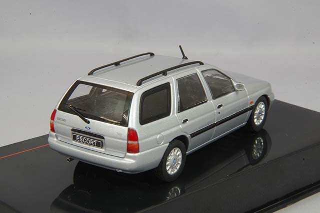 Ixo Model Ford Escort Turnier 96 Silver CLC396N 1/43