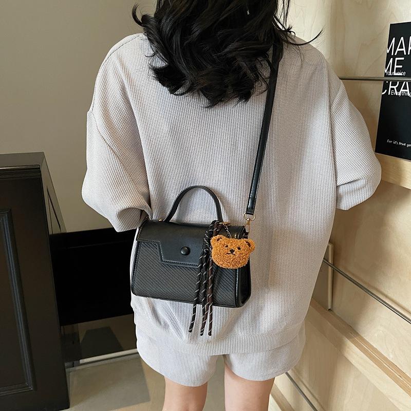 Fashion Portable Small Square Bag Women's New Casual Commuter Shoulder Bag Versatile Messenger Bag