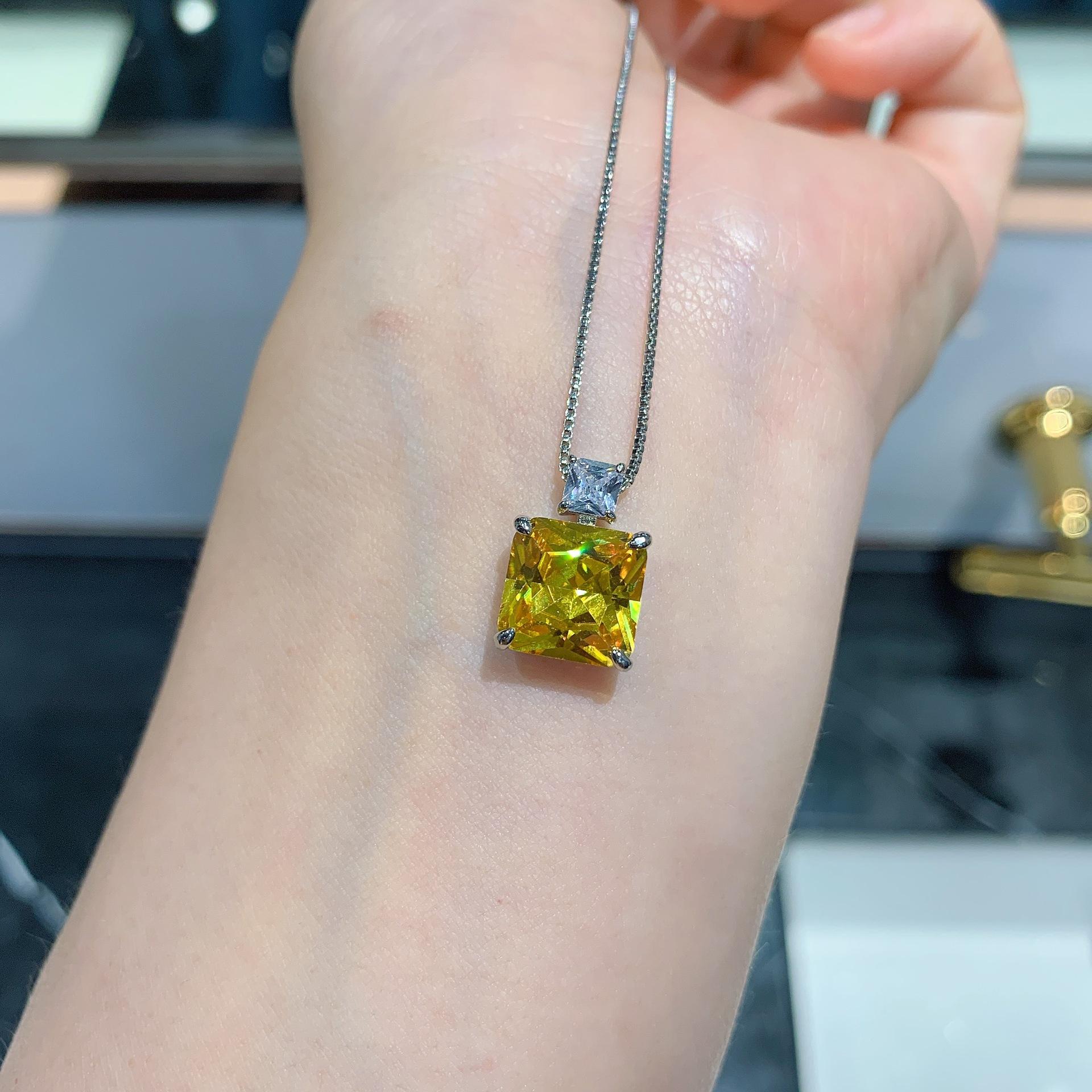 

Прямые продажи ювелирных изделий, Цветной сокровищный кулон, инкрустированный имитированным желтым бриллиантом, Ретро женское элегантное ожерелье.