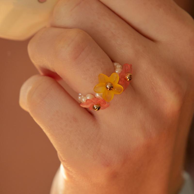 L’OMBRILLANT Fleur Freshwater Pearl Ring
