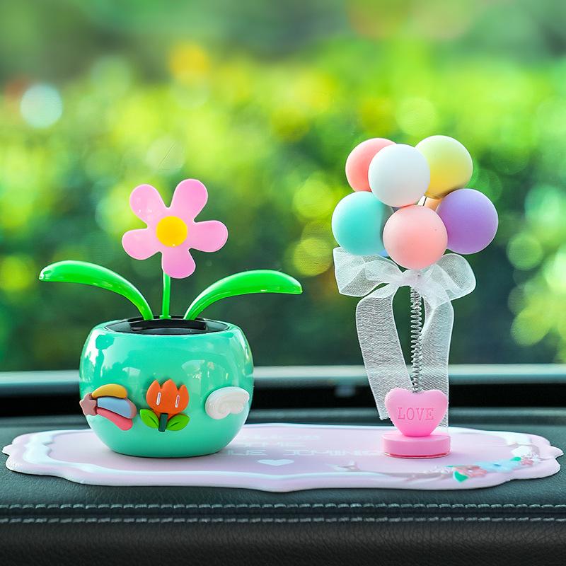 Swinging Sunflower Car Ornament - High-Temperature Resistant Interior Decoration