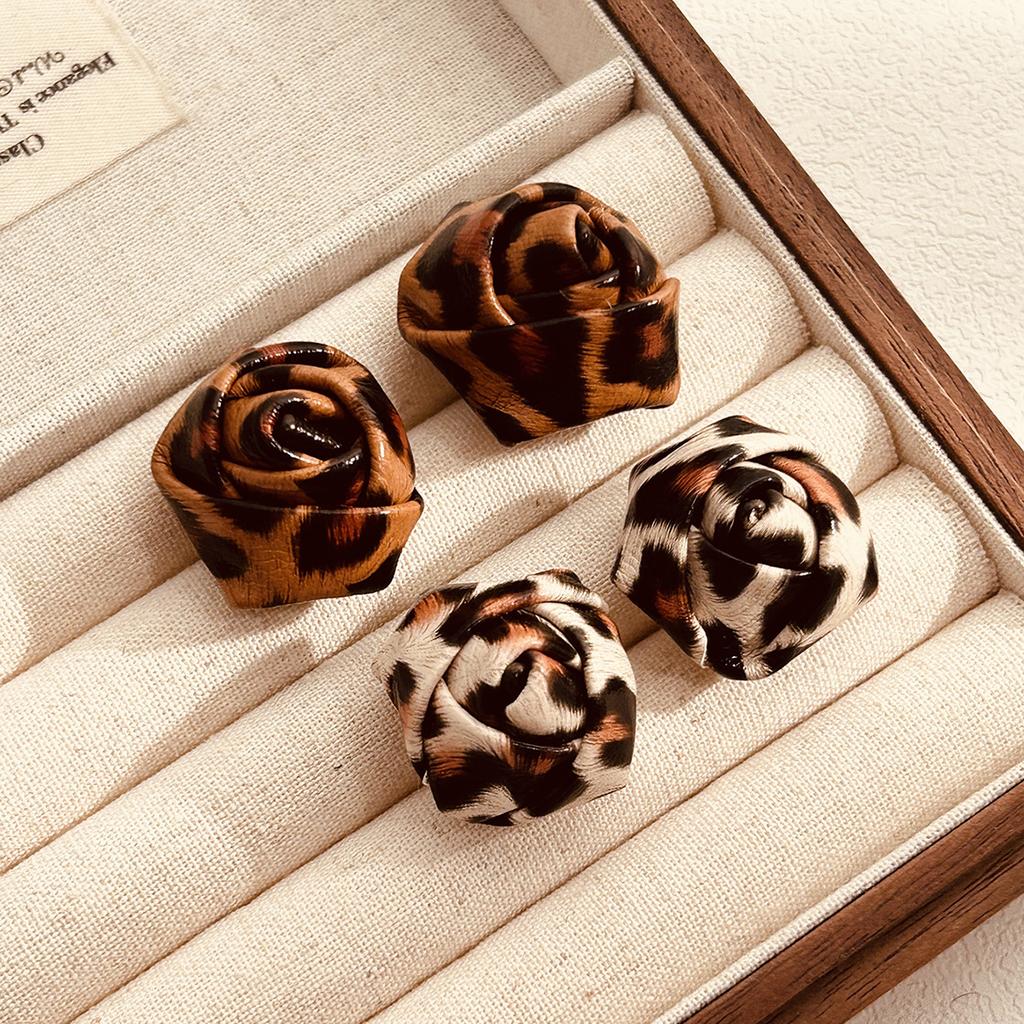 Hong Kong Style Autumn And Winter Leopard Print Rose Earrings, Maillard Light Luxury High-End Simple Temperament Earrings