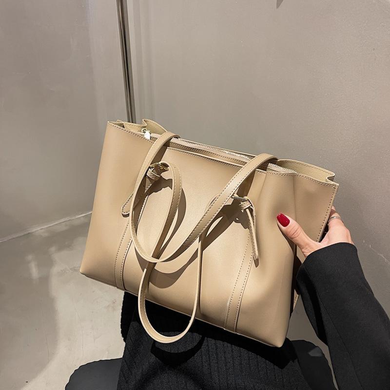 

Popular microfiber leather multi-compartment leather bag retro large bag commuter shoulder bag large capacity portable tote bag