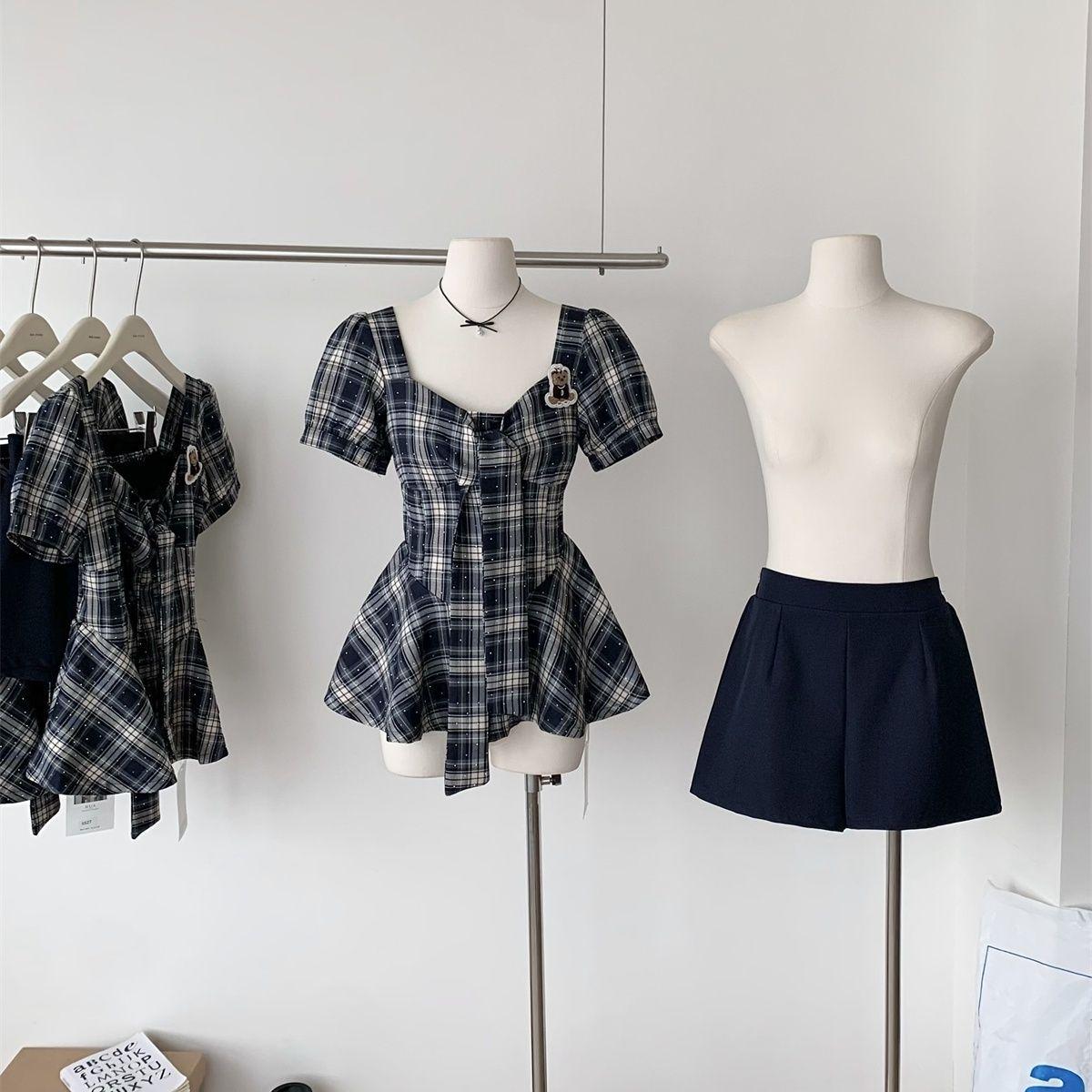 

Korean Retro Plaid Top & Shorts Set S (45-52.5 kg)