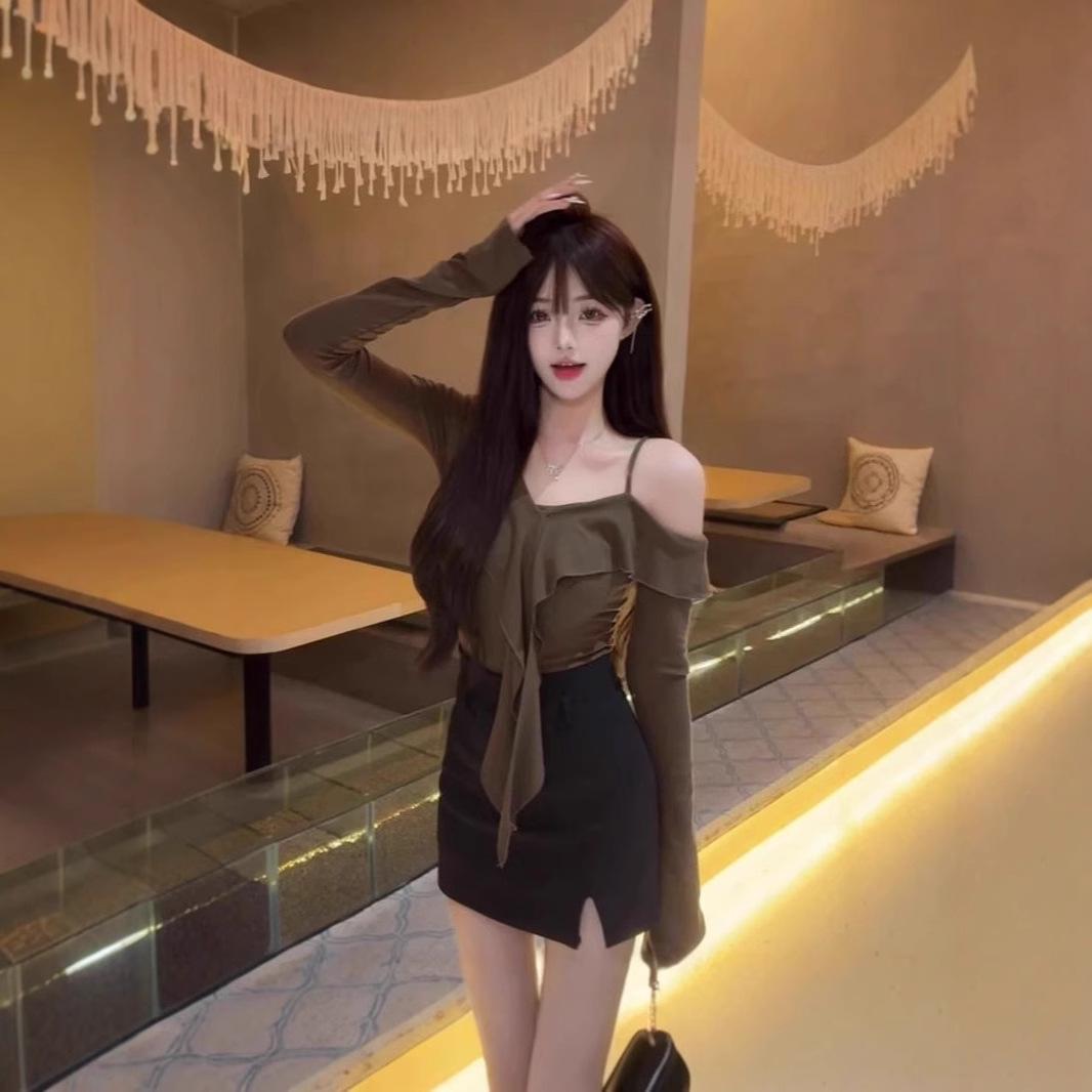 

Chic Off-Shoulder Ruffle Long-Sleeve Slim Fit Women s Top - Early Autumn Edition XL кавовий