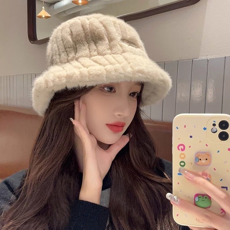 

Autumn and Winter Plush Fisherman Hat Women 2025 Versitile Fashion High-Grade Fleece-lined Thick Big Head Circumference Warm Bucket Basin Hat Shallow khakis Adjustable 55-58cm