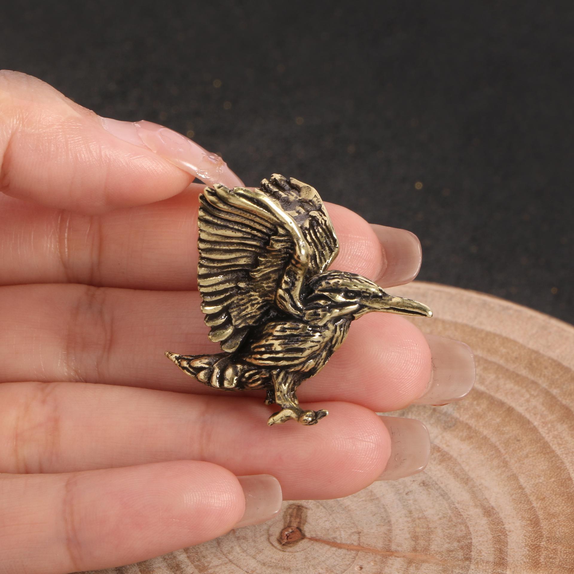 

Charming Mini Hummingbird Statue Realistic metal bird decoration for indoor and outdoor, for DIY home decoration 1pc