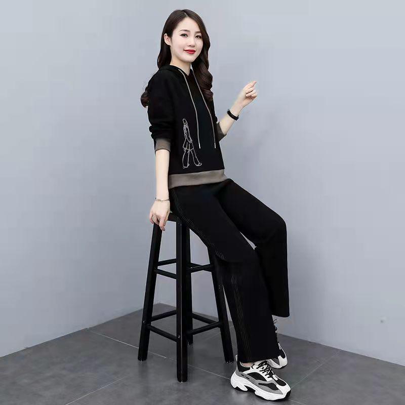 2025 Spring & Fall Loose Fit Slimming Casual Sports Suit – Fashion-Forward, Age-Defying, and Trendy