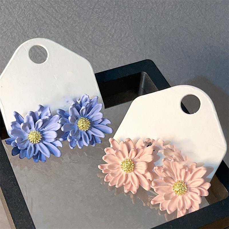 Early spring new dopamine flower stamen stud earrings fashionable and sweet simple earrings versatile high-end earrings