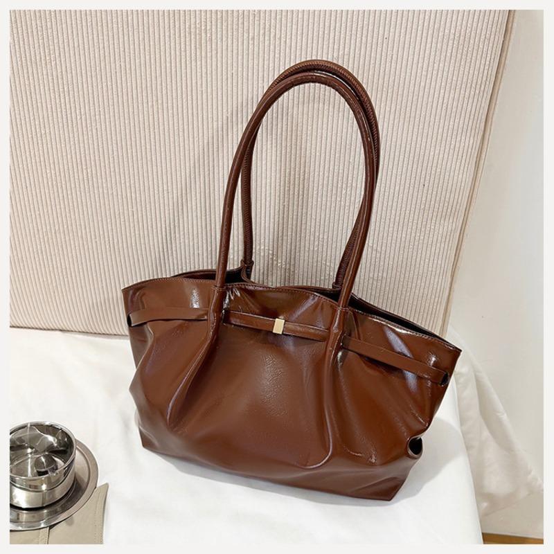 

Large-capacity Pleated Retro Casual Office Commuting Shoulder Bag with Adjustable Shoulder Strap and Hand-held Handle