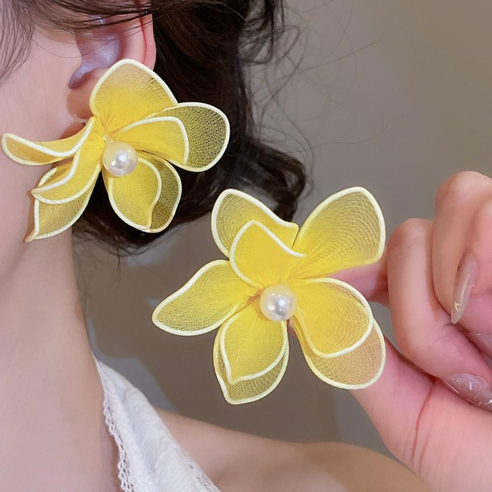 Iron Wire Iron Mesh Flower Earrings Pearl Ladies Stud Earrings Women Floral Ear Studs Daily Wear