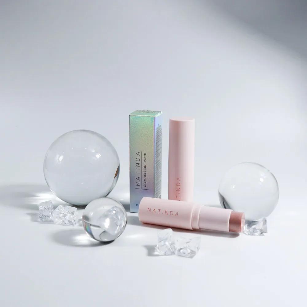 Natinda Multi-Stick Highlighter 11g / Face & Body: Creates a subtle pearly glow