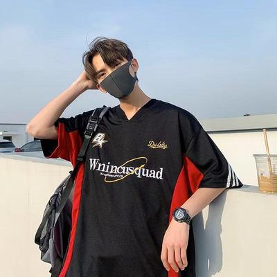 Herren-Trikot mit V-Ausschnitt und Stickerei im Motorrad-Stil, lockeres Hip-Hop-Halbarm-Trikot