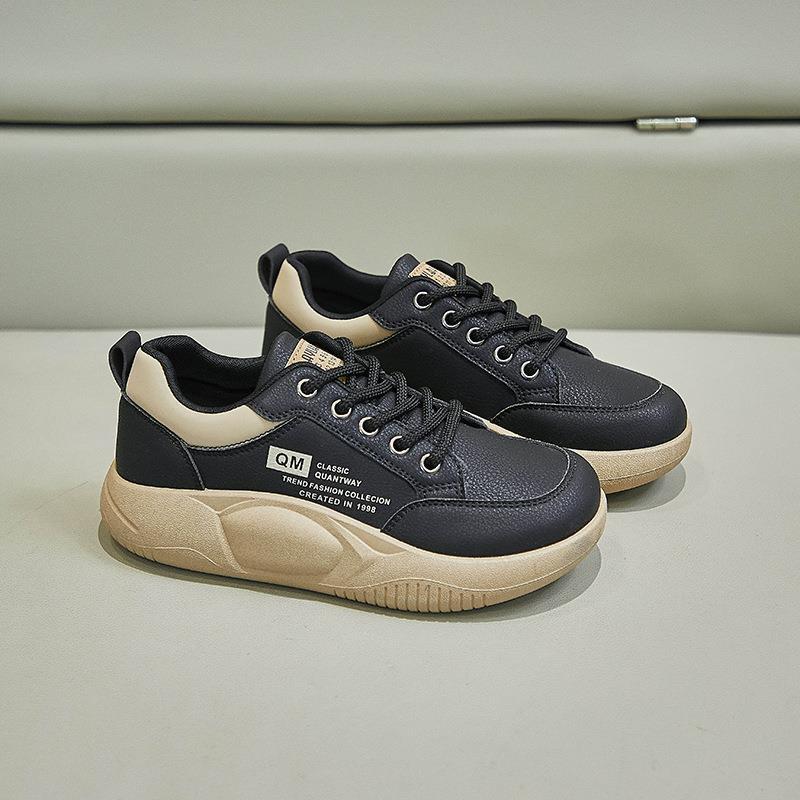 

New 2025 spring and autumn casual board shoes flat bottom heightening shoes Korean version of sports women s street shooting trend wear-resistant and 35