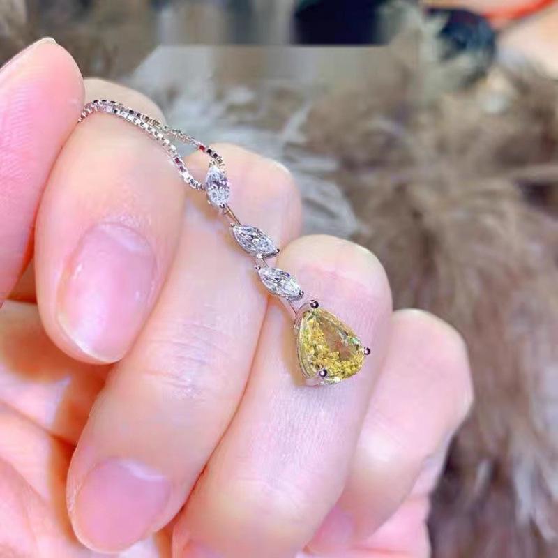 Korean Water Drop Yellow Diamond Necklace: High-End Minimalist Pendant with Cold Aesthetic.