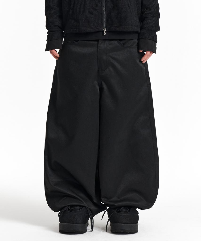 Gicheol Obsidian Coated Balloon Denim Pants (Black)