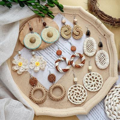 Orecchini bohémien in tessuto retrò, eleganti orecchini lunghi in legno