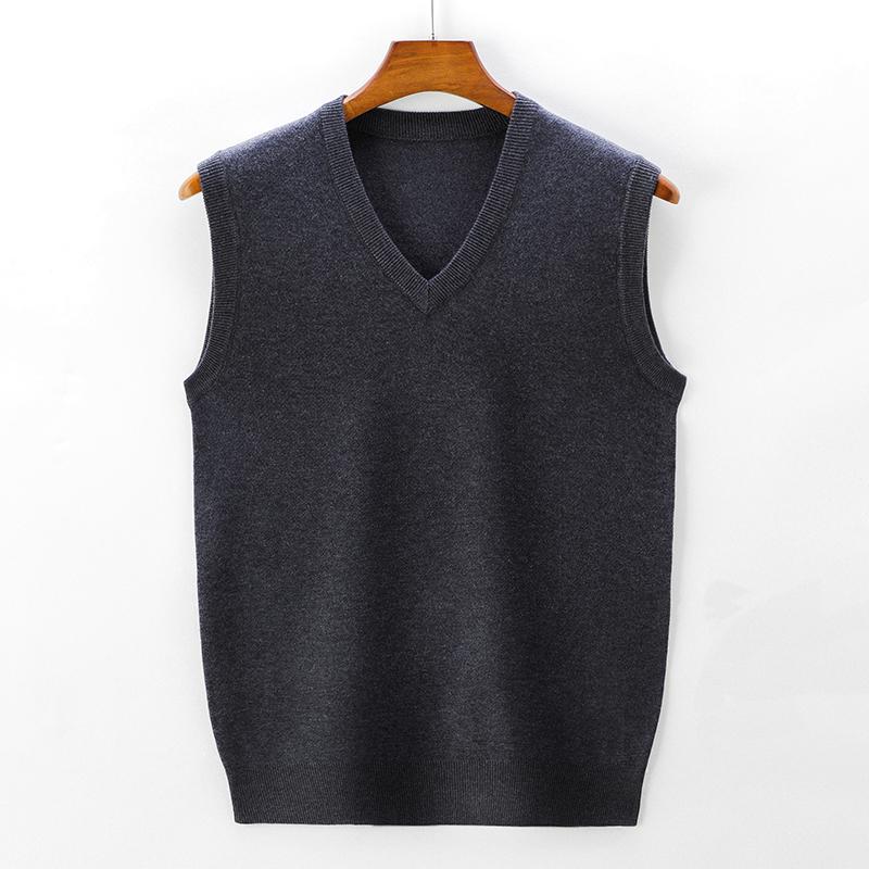 Men's V-Neck Red Knit Vest: Warm Autumn/Winter Waistcoat