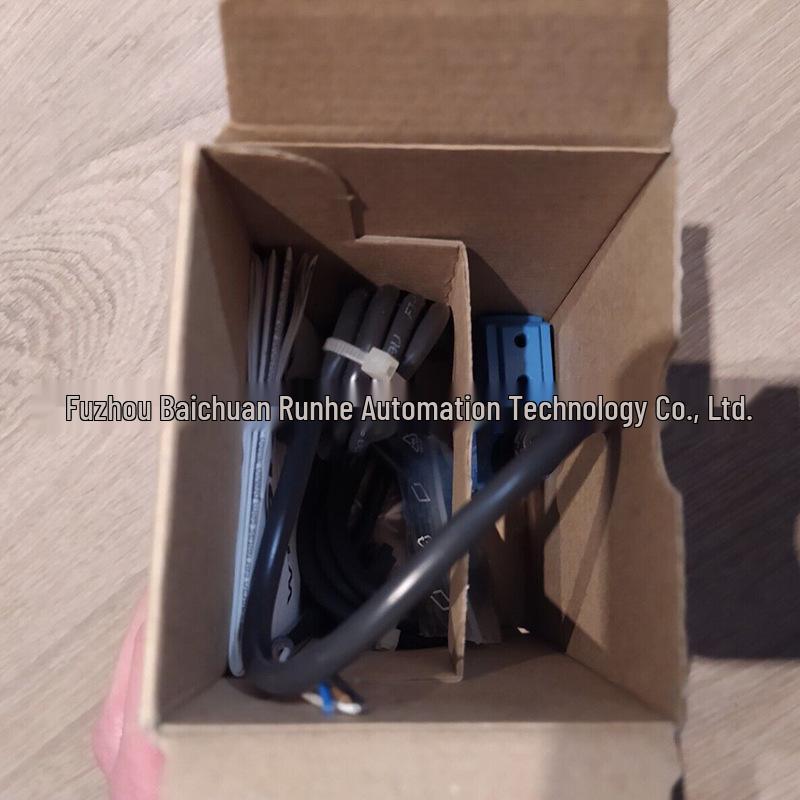 Совершенно новый оригинальный фотоэлектрический датчик Sick WTB12-3N1131 WTB12-3N1011S42 S42