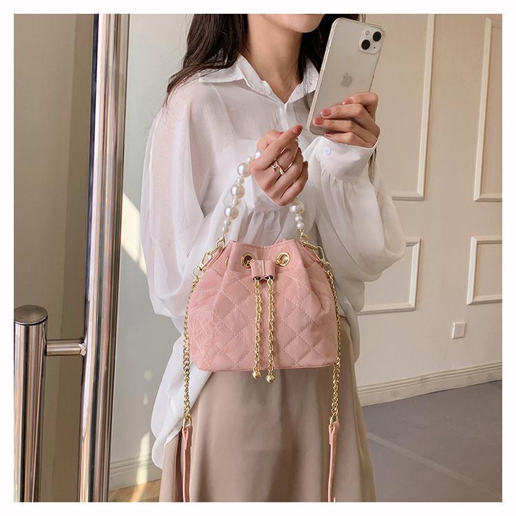 IELGY Fashion Niche Diamond Embroidery Thread Mori Cute Female Bag Chain Cross-body Bucket Bag