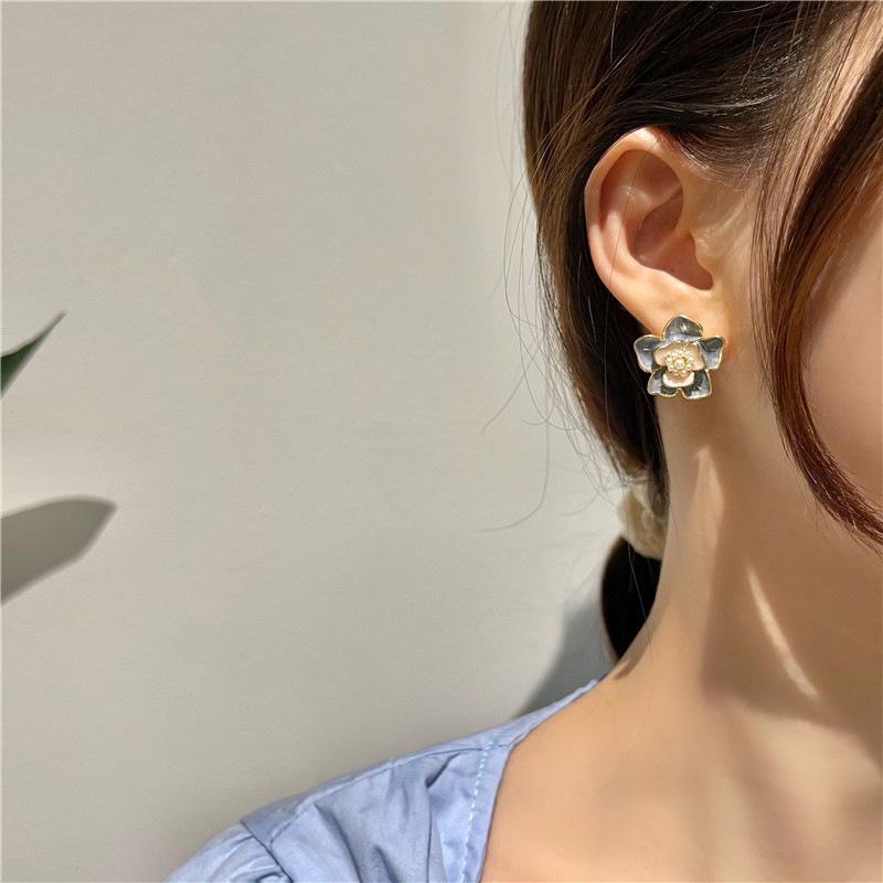 S925 Silver Needle Pearl Flower Earrings, Retro Hong Kong Style Oil Painting, Niche Design, Gentle Stud Earrings for Women
