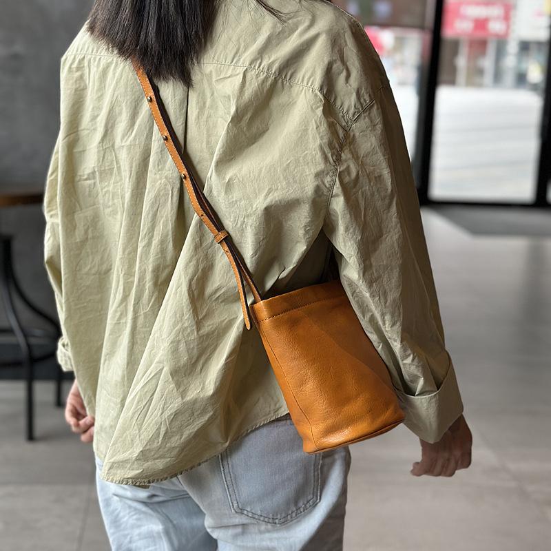 Korean Version New Top Layer Cowhide Small Bucket Bag, Women's Single Shoulder Crossbody Mini Bag, Retro Versatile Vegetable Tanned Leather