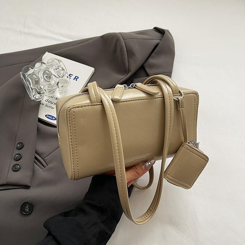 Ielgy Niche Underarm Bag Retro Portable Bowling Bag Simple Shoulder Commuter Bag