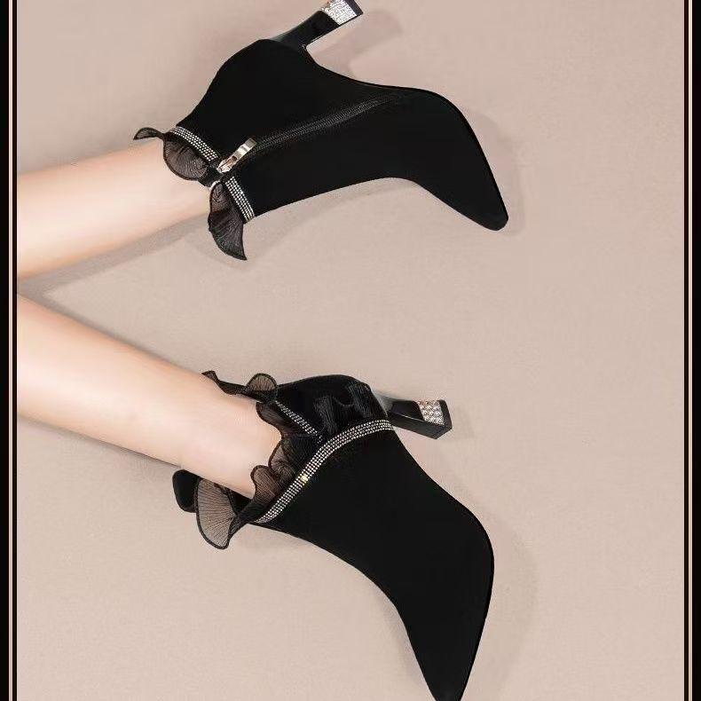 2025 Damankelstövlar: Strasspärlad spetskant, Högklackade stilettos, Fårskinnssuede