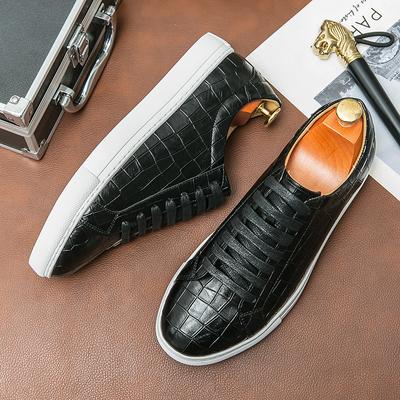 Fashionable New Men's Genuine Leather Casual Shoes Lace Up Brogue Shoes Simple White Men's Office Business Shoes Free Delivery