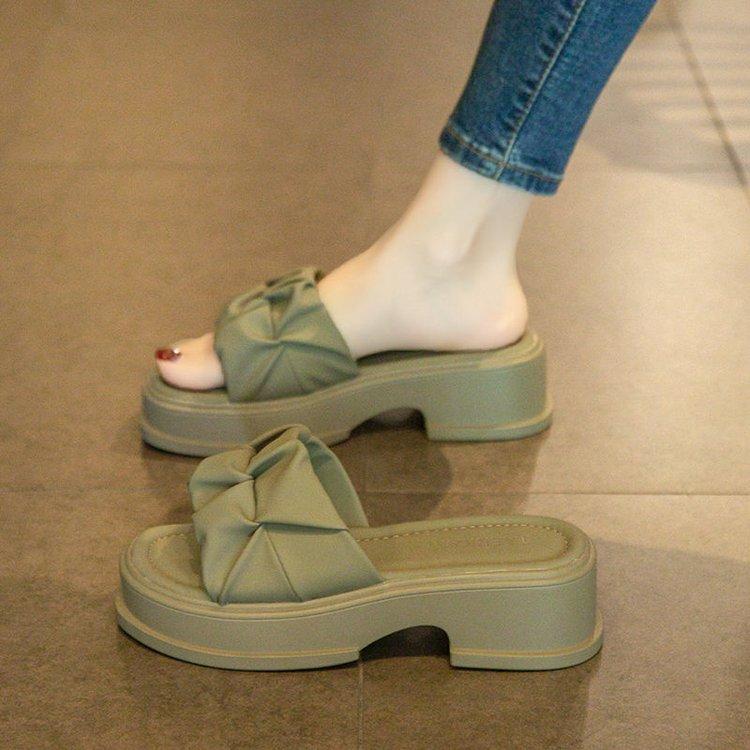

Cool slippers women s summer wear 2025 new thick-soled casual fashion thick-soled heightening beach sandals one-word drag 40 зелёный