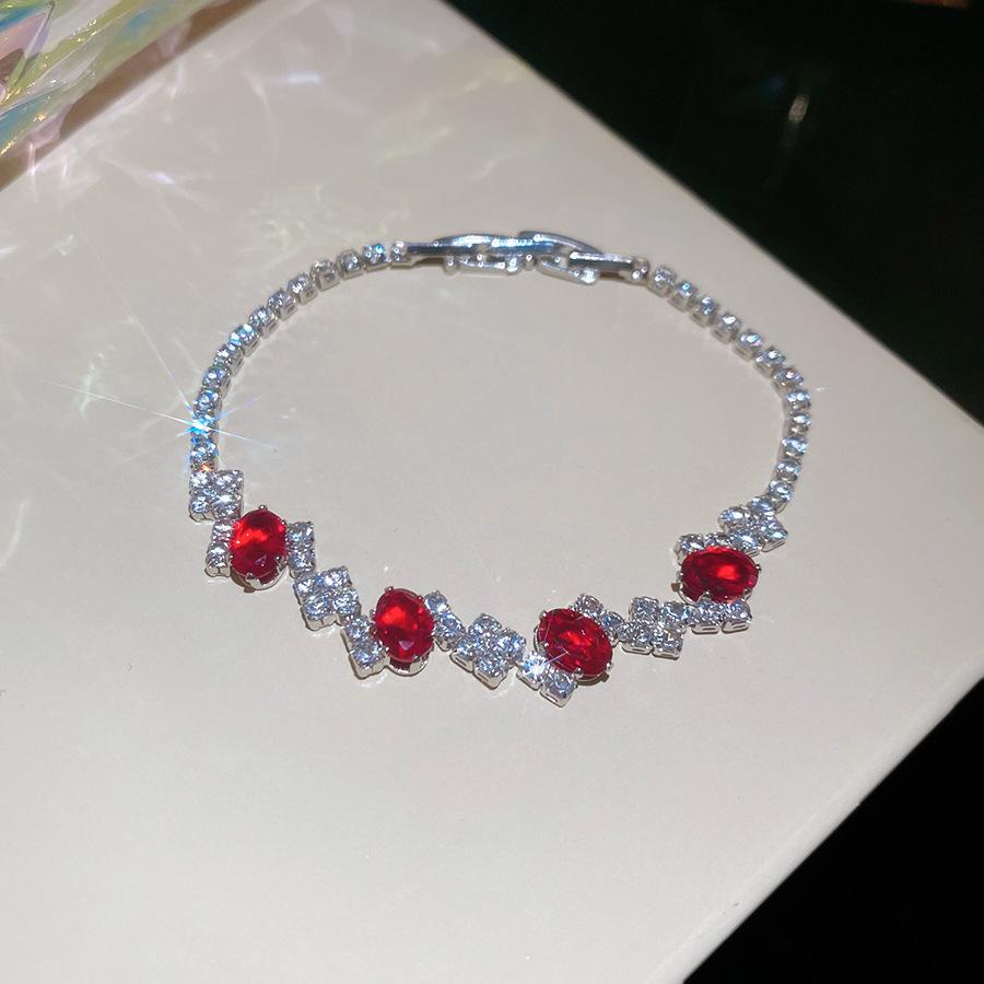 Europe and the United States Hot-selling Color Oval Love Zircon Bracelet Light Luxury Bracelet Personalized Jewelry Women