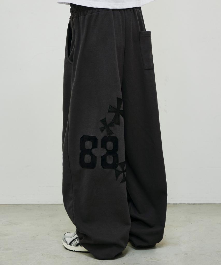 SCALLYWAG Summer 88 Crossbody Patch Sweatpants [Charcoal]