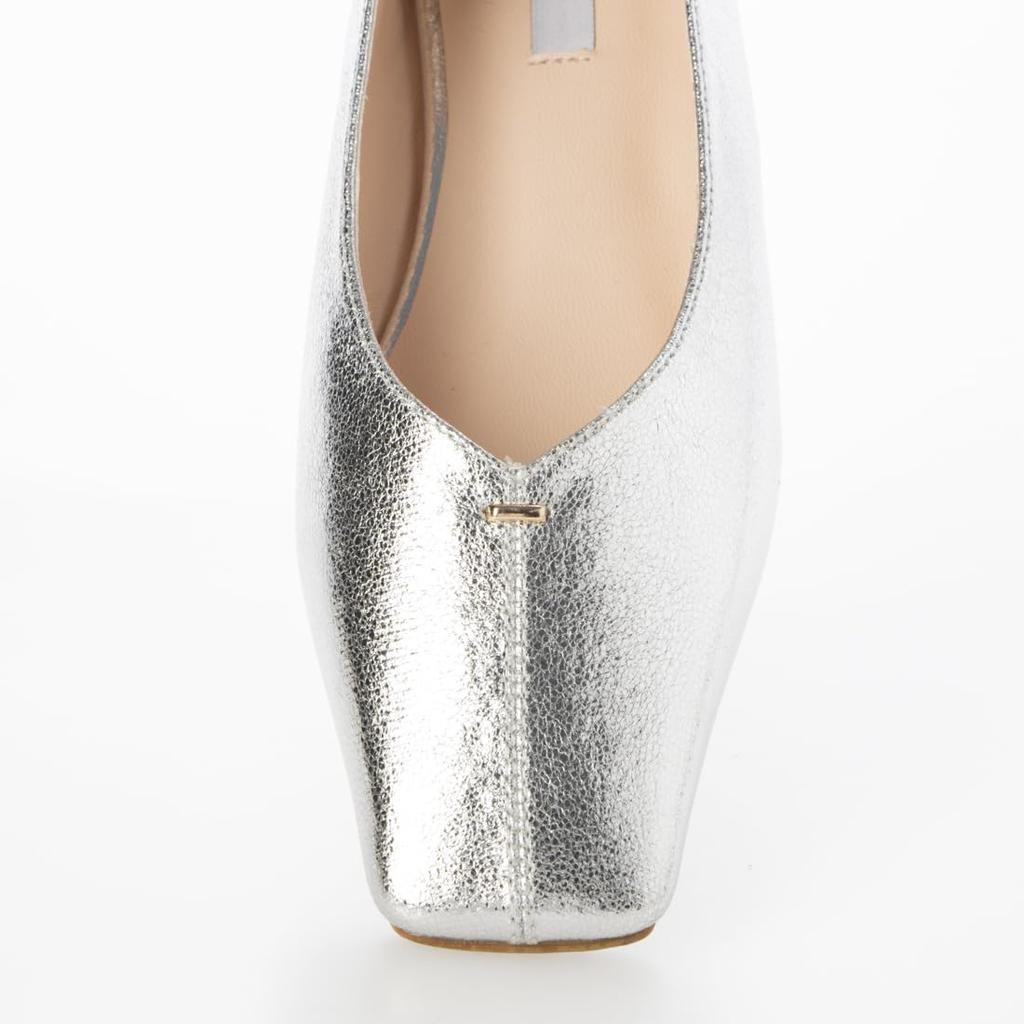 [Evol] V-Cut Square Pumps