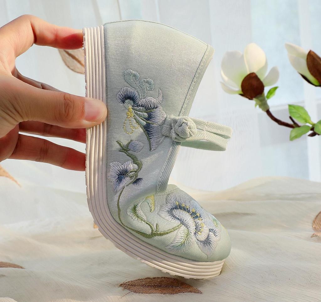 Wanqing 2024 Summer Embroidered Hanfu Women's Bow Shoes with Inner Lift