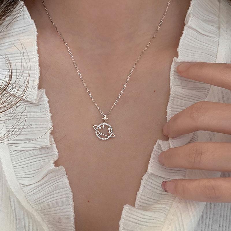 Colier Planeta Strălucitoare Femei Design Nișă Ins High-end Lux Ușor Versatil Simplu Personalitate Stil Rece Lanț Claviculă