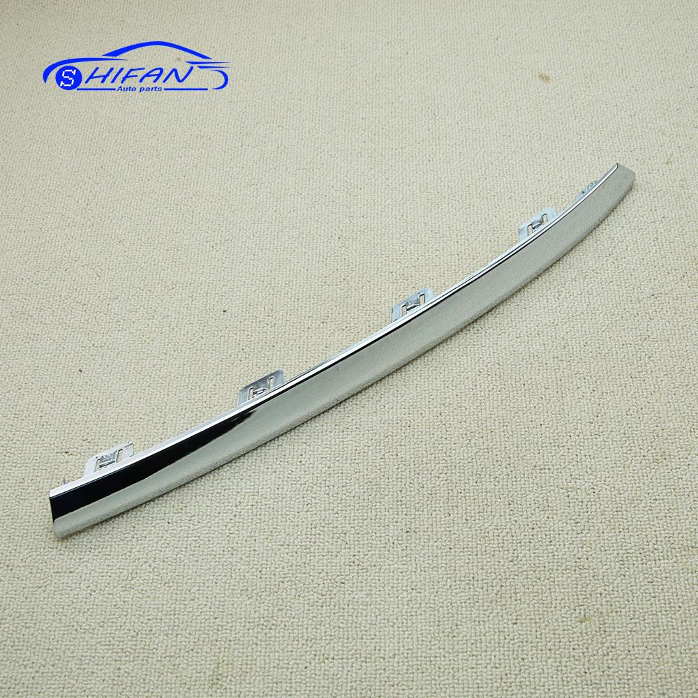 32227399 32227400 Car Chrome Trim Strip On The Front Bumper Lower Trim Strip For Volvo S90 S90L V90 2024 2025 Left