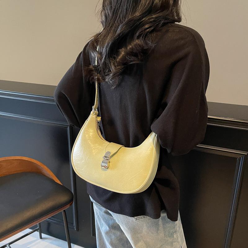 Niche design bag women's spring and summer 2025 new fashion chain shoulder messenger bag high-end underarm dumpling bag