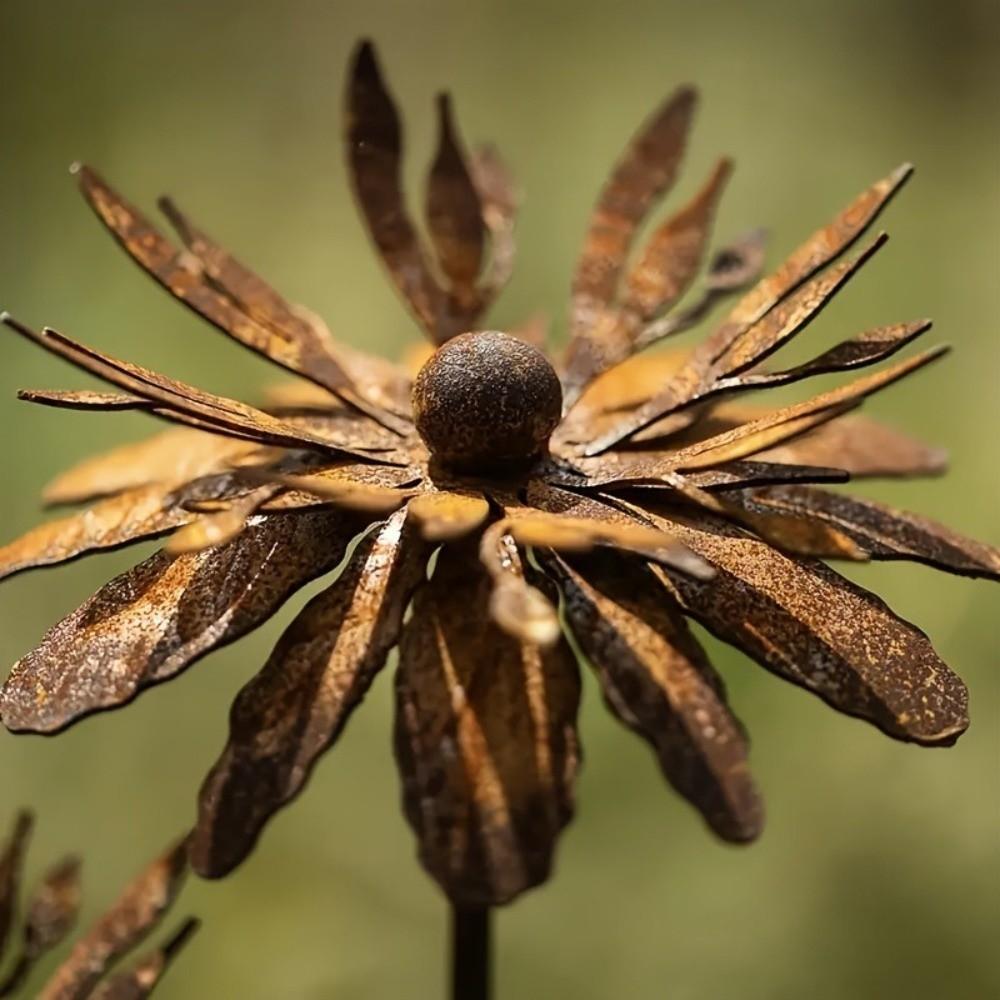 Rusted Metal Daisy Garden Stake Rustic Cornflower Decoration Decorative Plant Stake Outdoor Lawn